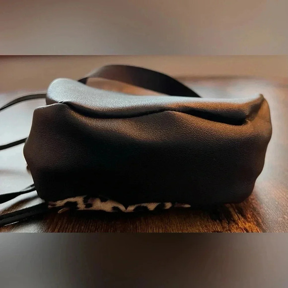 Cat face crossbody handbag/purse. - Picture 6 of 13